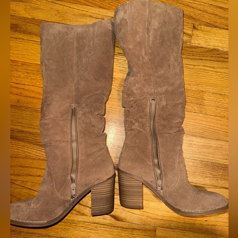 Knee-High Boots - Tan- FINAL OFFER BEFORE DONATING